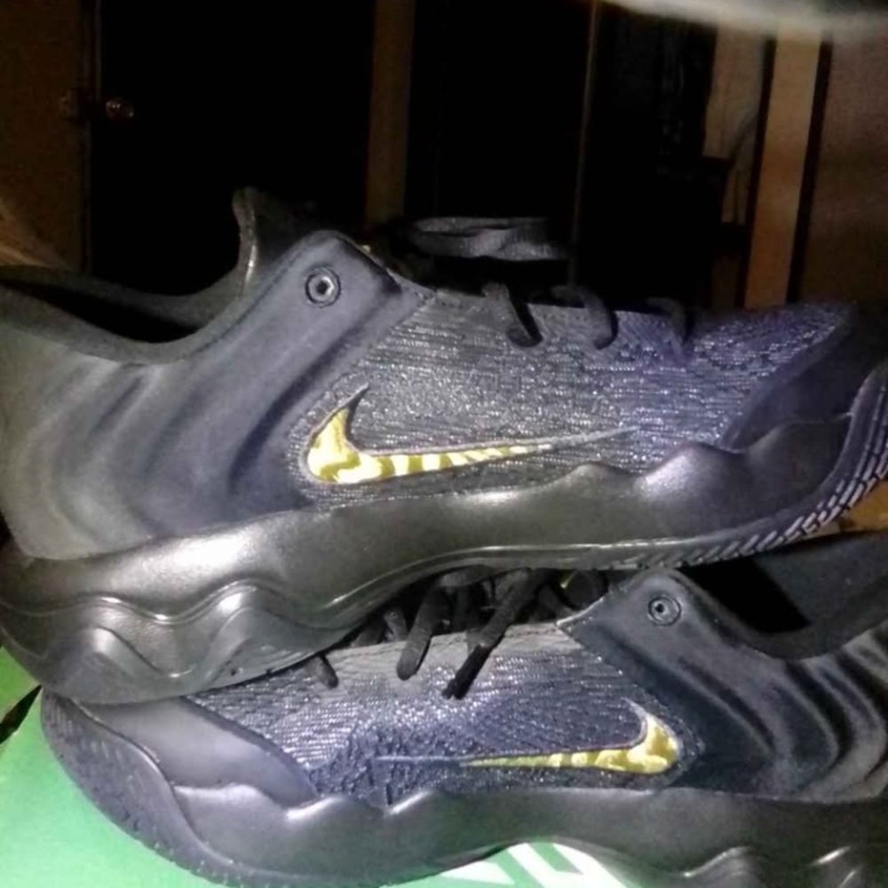 Nike Black and Gold Sneakers - Picture 3 of 5